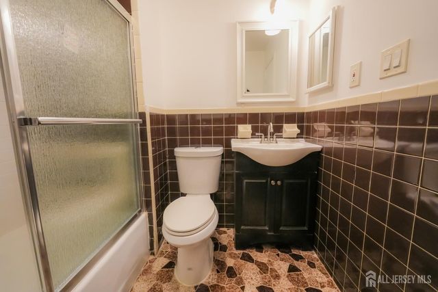 1308 Merrywood Drive, Edison, NJ 08817