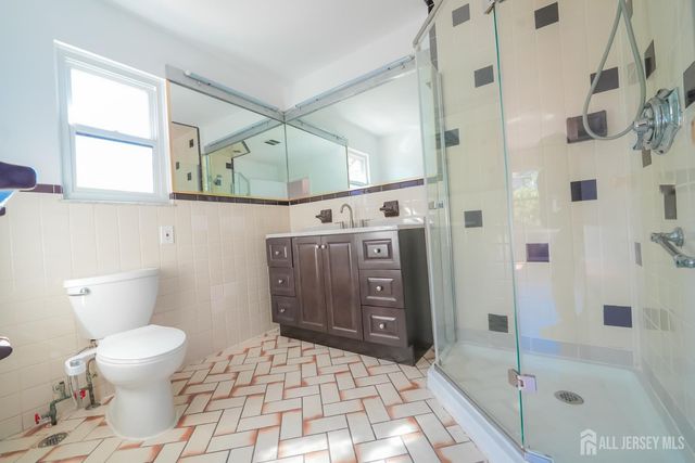 1308 Merrywood Drive, Edison, NJ 08817