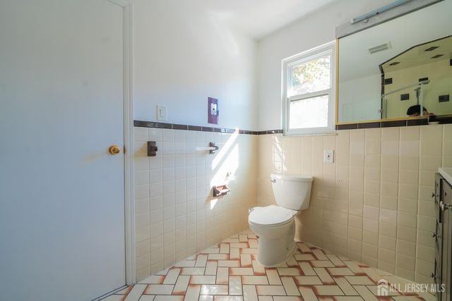 1308 Merrywood Drive, Edison, NJ 08817