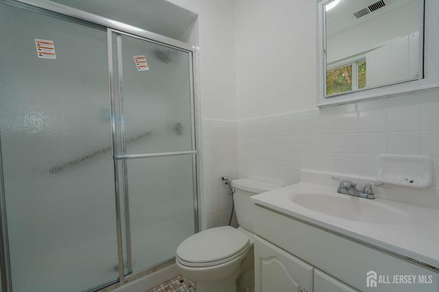 1308 Merrywood Drive, Edison, NJ 08817