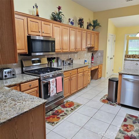 4022 Meadowview Hills Drive, Charlotte, NC 28269