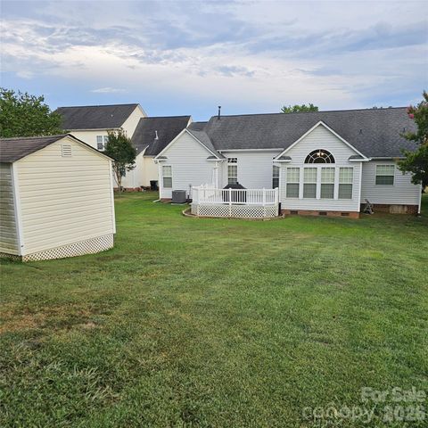 4022 Meadowview Hills Drive, Charlotte, NC 28269