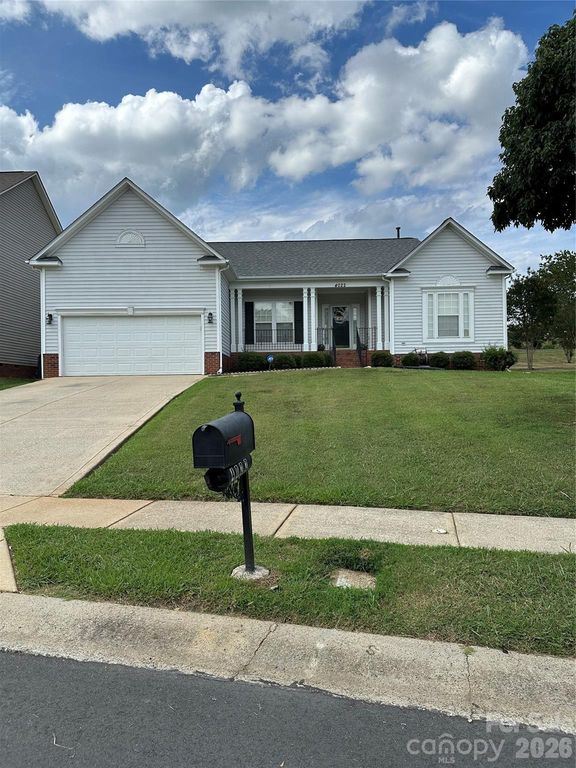 4022 Meadowview Hills Drive, Charlotte, NC 28269