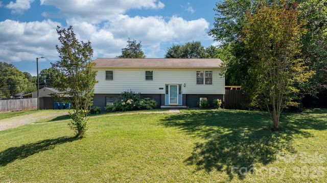 5208 W Piedmont Circle, Conover, NC 28613