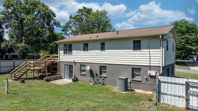 5208 W Piedmont Circle, Conover, NC 28613