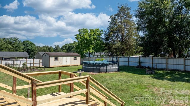 5208 W Piedmont Circle, Conover, NC 28613