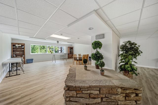 5300 Walnut Avenue 19C, Downers Grove, IL 60515