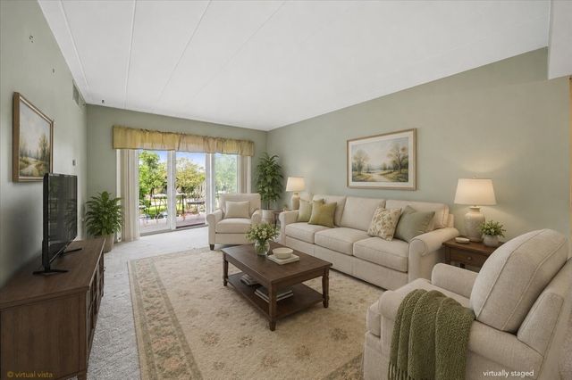 5300 Walnut Avenue 19C, Downers Grove, IL 60515