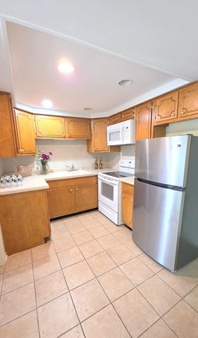 5300 Walnut Avenue 19C, Downers Grove, IL 60515