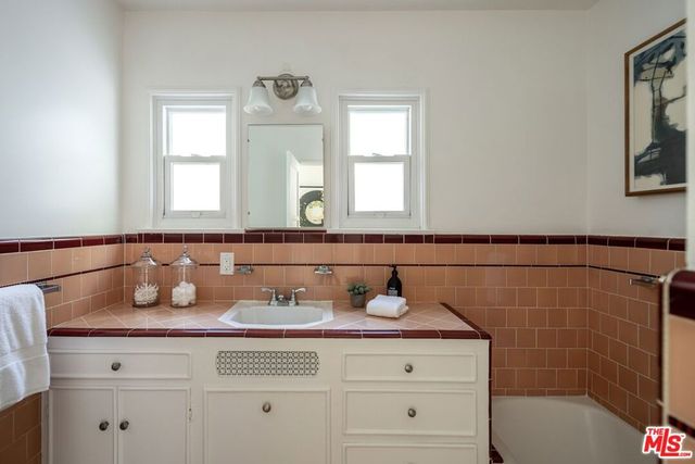 3554 Laurelvale Drive, Studio City, CA 91604