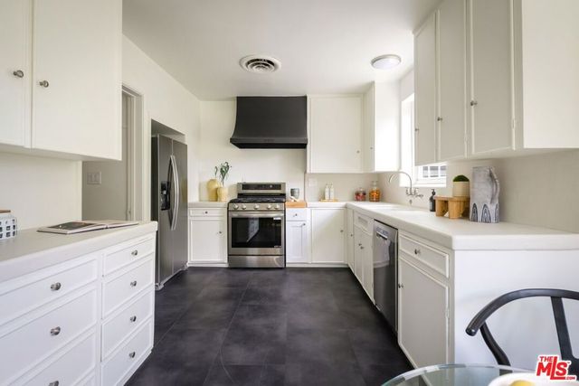 3554 Laurelvale Drive, Studio City, CA 91604