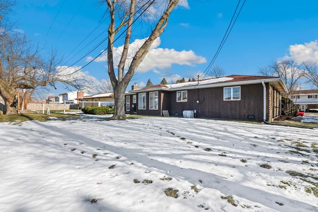 6430 Ellsworth Place, Merrillville, IN 46410