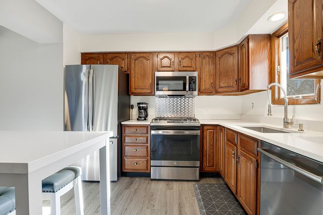 6430 Ellsworth Place, Merrillville, IN 46410