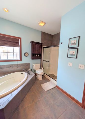 4221 Westwood Lane S, Chesterton, IN 46304