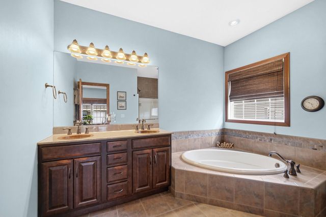 4221 Westwood Lane S, Chesterton, IN 46304