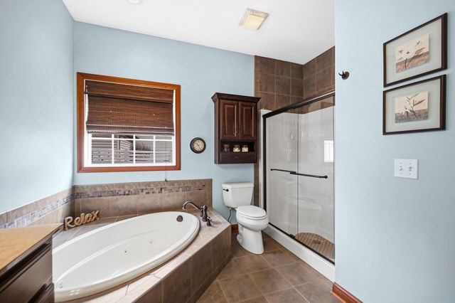 4221 Westwood Lane S, Chesterton, IN 46304