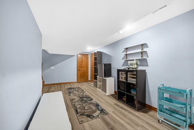 4221 Westwood Lane S, Chesterton, IN 46304