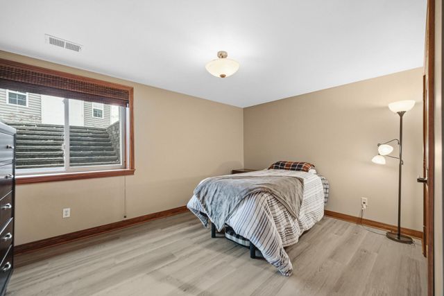 4221 Westwood Lane S, Chesterton, IN 46304