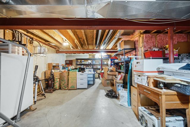 4221 Westwood Lane S, Chesterton, IN 46304