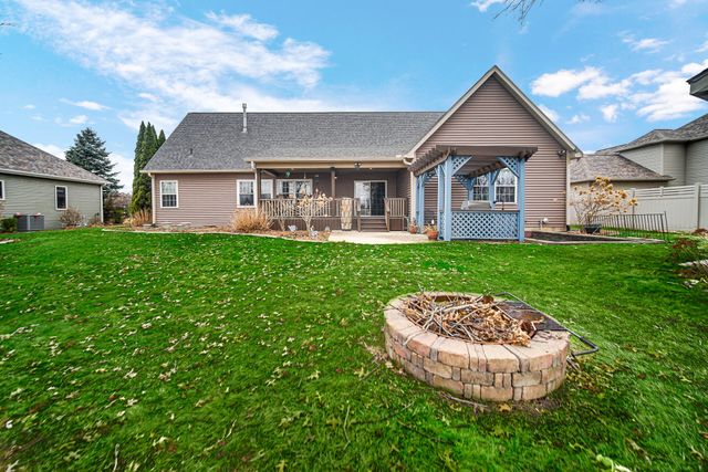 4221 Westwood Lane S, Chesterton, IN 46304