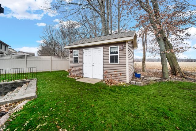 4221 Westwood Lane S, Chesterton, IN 46304