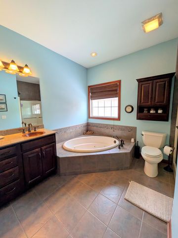 4221 Westwood Lane S, Chesterton, IN 46304