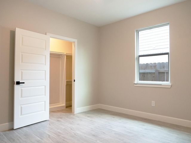 1055 Road 5203, Cleveland, TX 77327