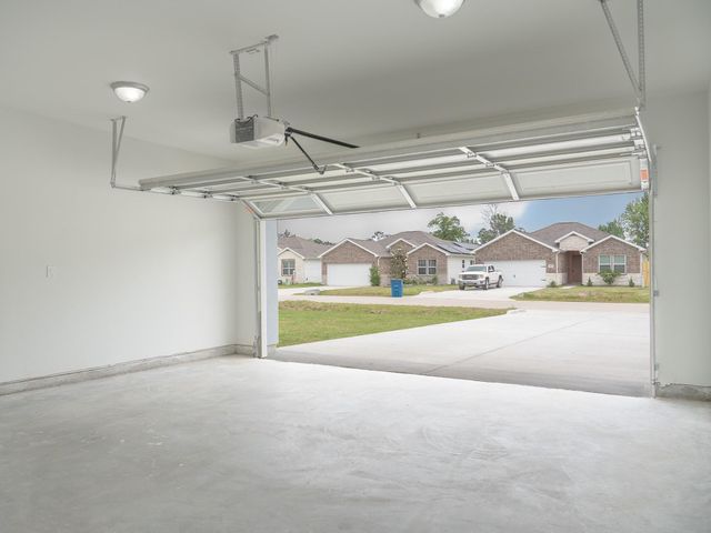 1055 Road 5203, Cleveland, TX 77327