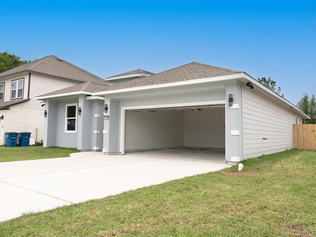 1055 Road 5203, Cleveland, TX 77327