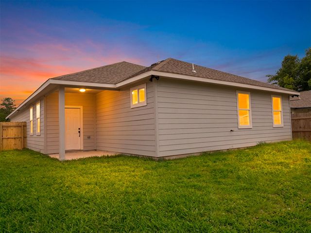 1055 Road 5203, Cleveland, TX 77327