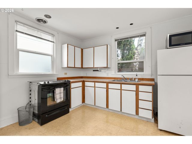 1516 Se 43RD Ave, Portland, OR 97215