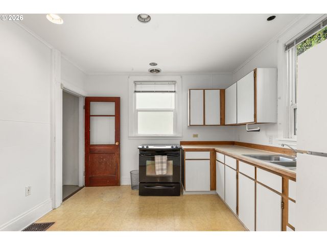1516 Se 43RD Ave, Portland, OR 97215