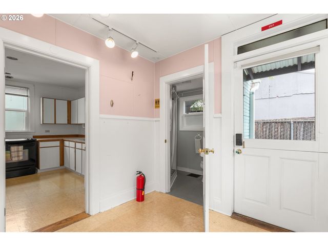 1516 Se 43RD Ave, Portland, OR 97215