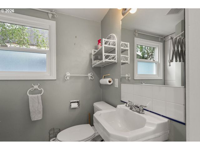 1516 Se 43RD Ave, Portland, OR 97215