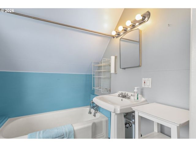 1516 Se 43RD Ave, Portland, OR 97215