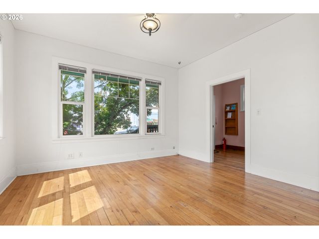 1516 Se 43RD Ave, Portland, OR 97215