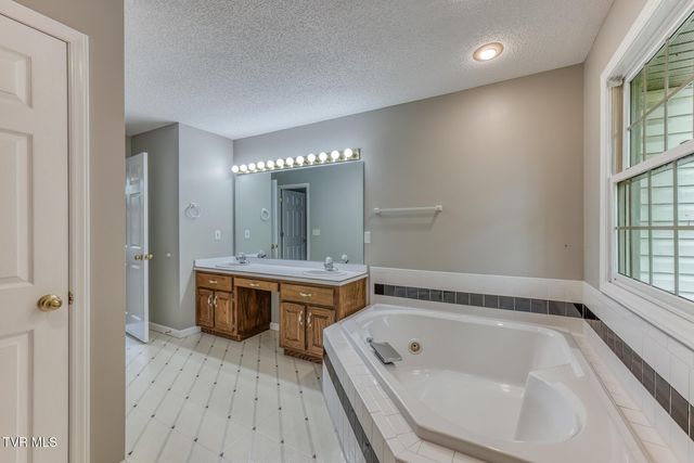 120 Hillview Court, Gray, TN 37615