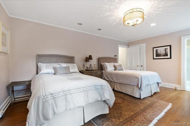 421 Broadway, Lawrence, NY 11559