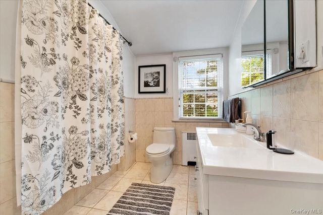 421 Broadway, Lawrence, NY 11559