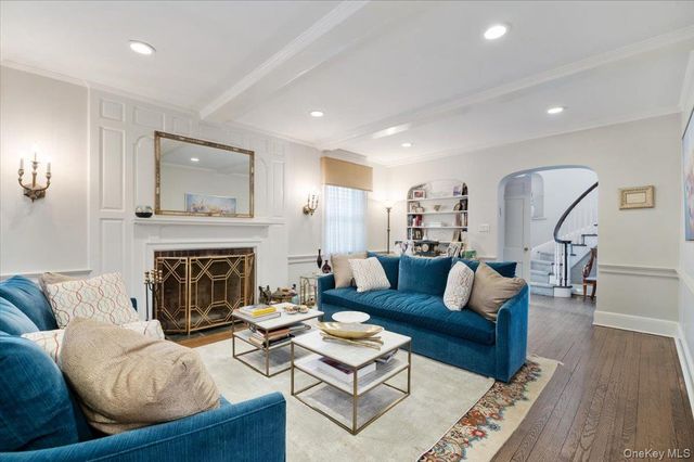 421 Broadway, Lawrence, NY 11559
