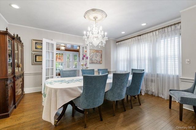 421 Broadway, Lawrence, NY 11559