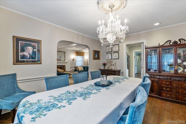 421 Broadway, Lawrence, NY 11559