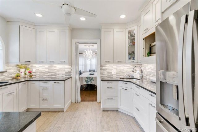 421 Broadway, Lawrence, NY 11559