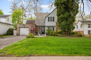 421 Broadway, Lawrence, NY 11559