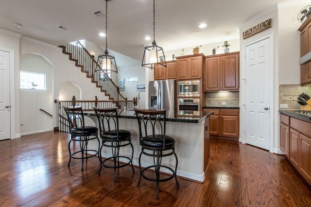 10602 Enclave Shadows Court, Houston, TX 77043