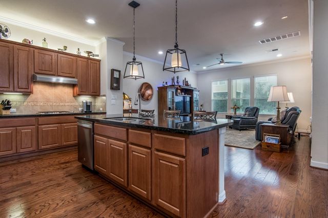 10602 Enclave Shadows Court, Houston, TX 77043