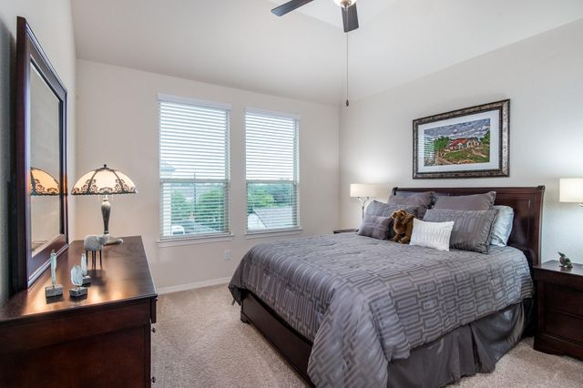 10602 Enclave Shadows Court, Houston, TX 77043