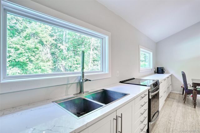 561 Babbling Brook Lane, Valley Cottage, NY 10989