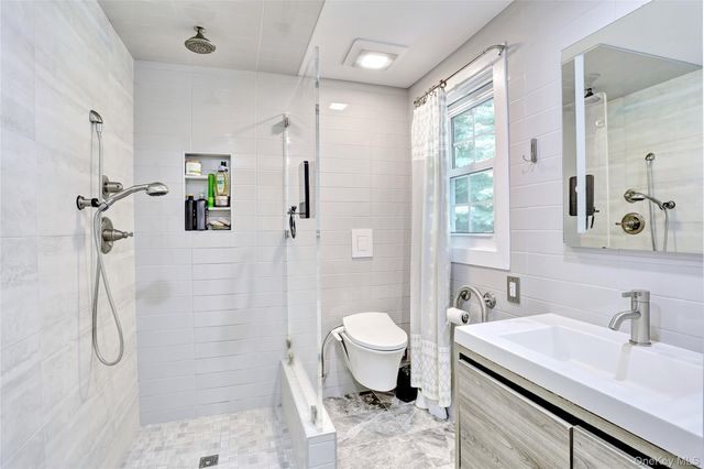 561 Babbling Brook Lane, Valley Cottage, NY 10989