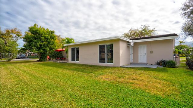 8955 SW 85th Ter, Miami, FL 33173